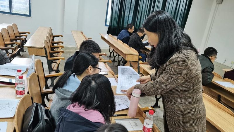 注册消防工程师培训费用主要由以下几个方面构成：