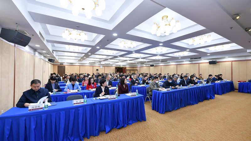 除了师资背景，教学成果也是评估师资力量的重要指标。可以从以下几个方面来了解：